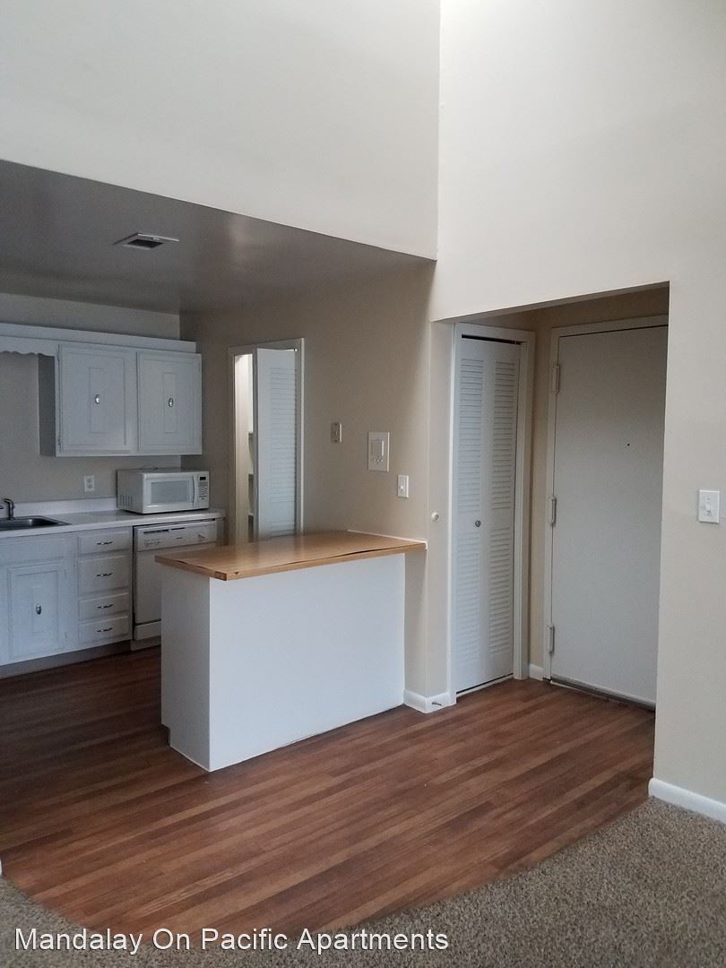 7525 Pierce Plaza